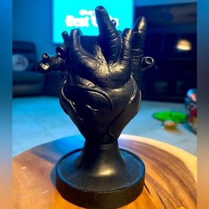 Black anatomical heart vase